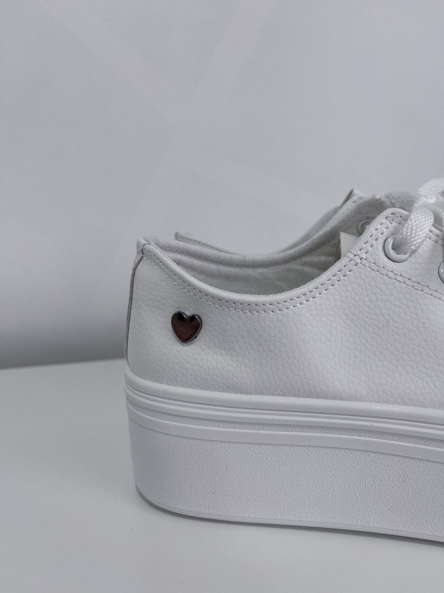 Zapatilla Mujer Efecto Cuero Blanca