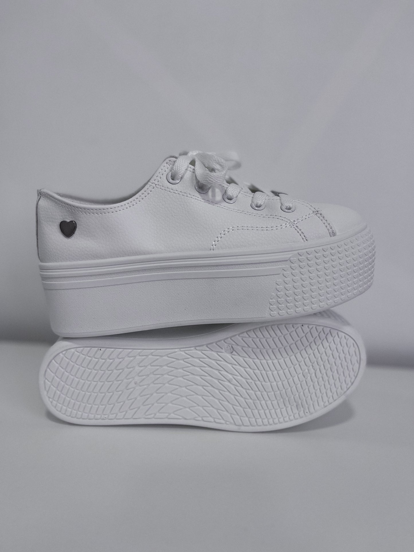 Zapatilla Mujer Efecto Cuero Blanca