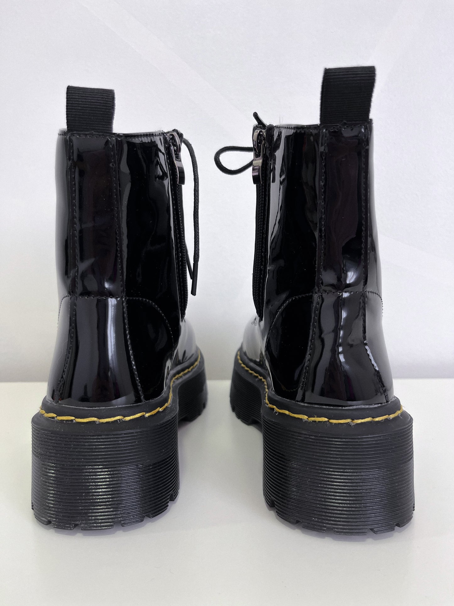 Botín Negro Charol